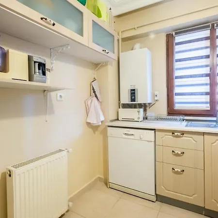 Peaceful Flat In The Heart Of Atasehir